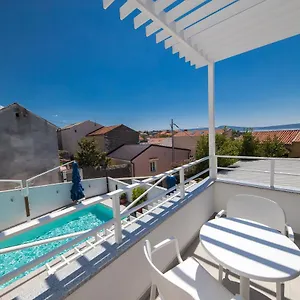 Pellio Apartman