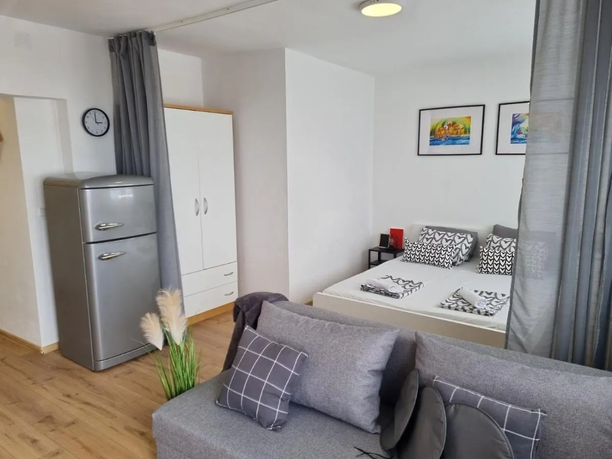 Apartmani Mali Selce