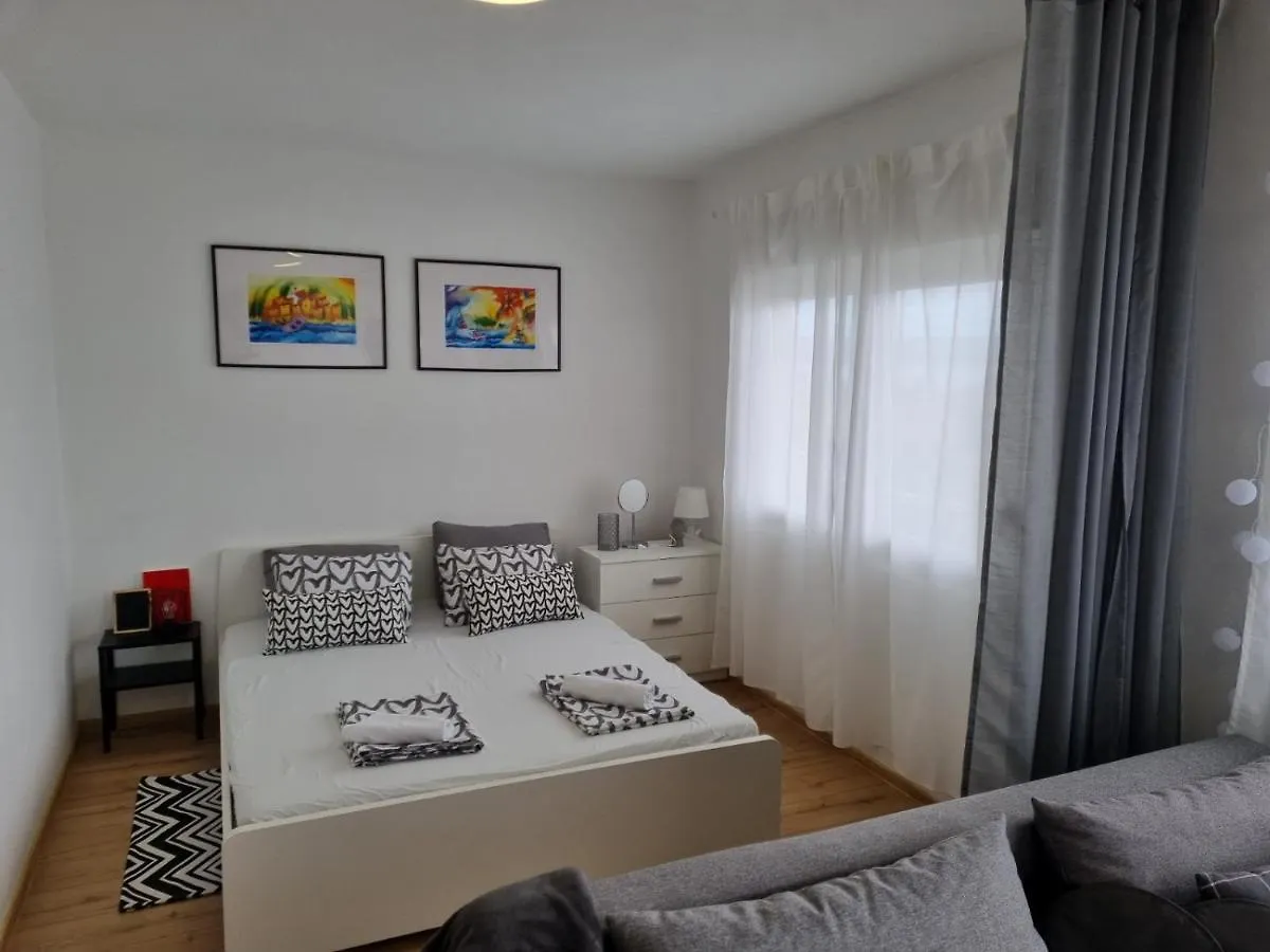 Apartmani Mali Selce