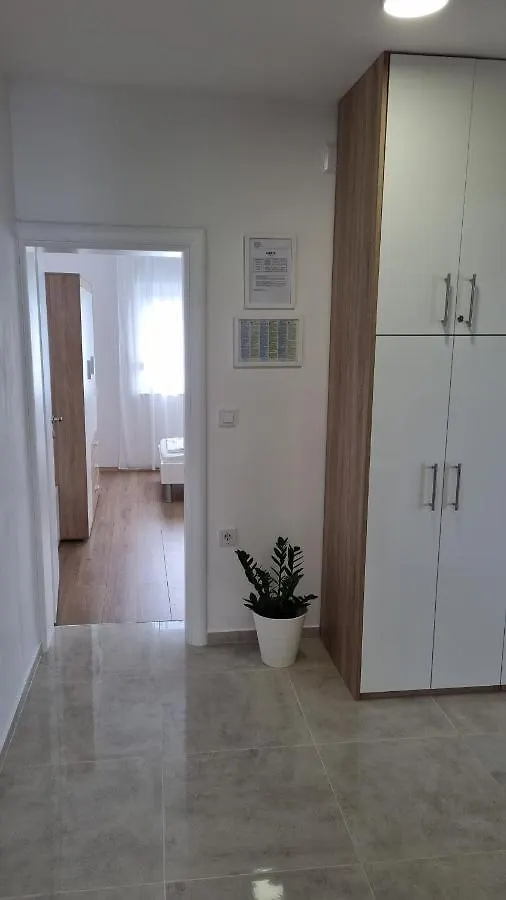 Apartmani Mali Selce